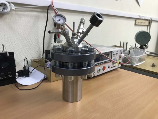  реактор из нержавеющей стали