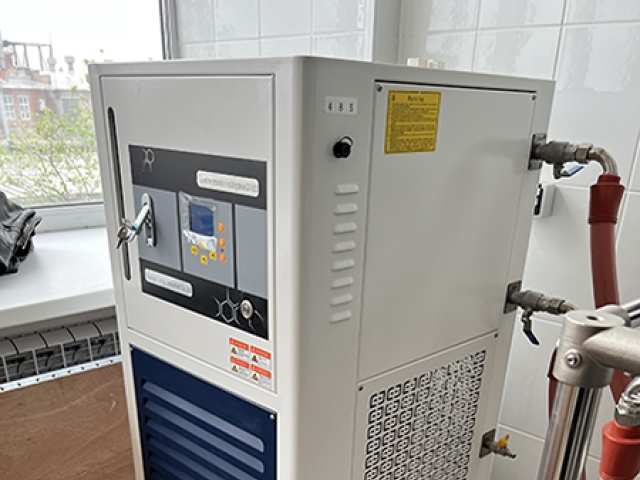 Жидкостной циркуляционный термостат 