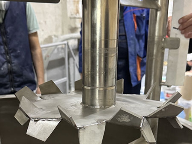 диссольвер - мешалка фреза и рама со скребками