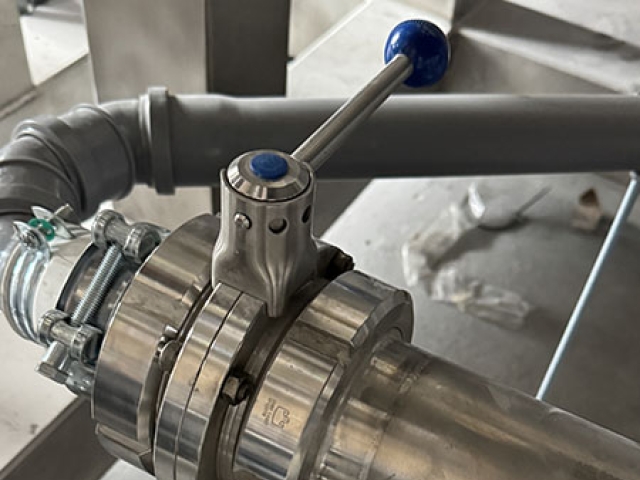 диссольвер - кран слива продукта